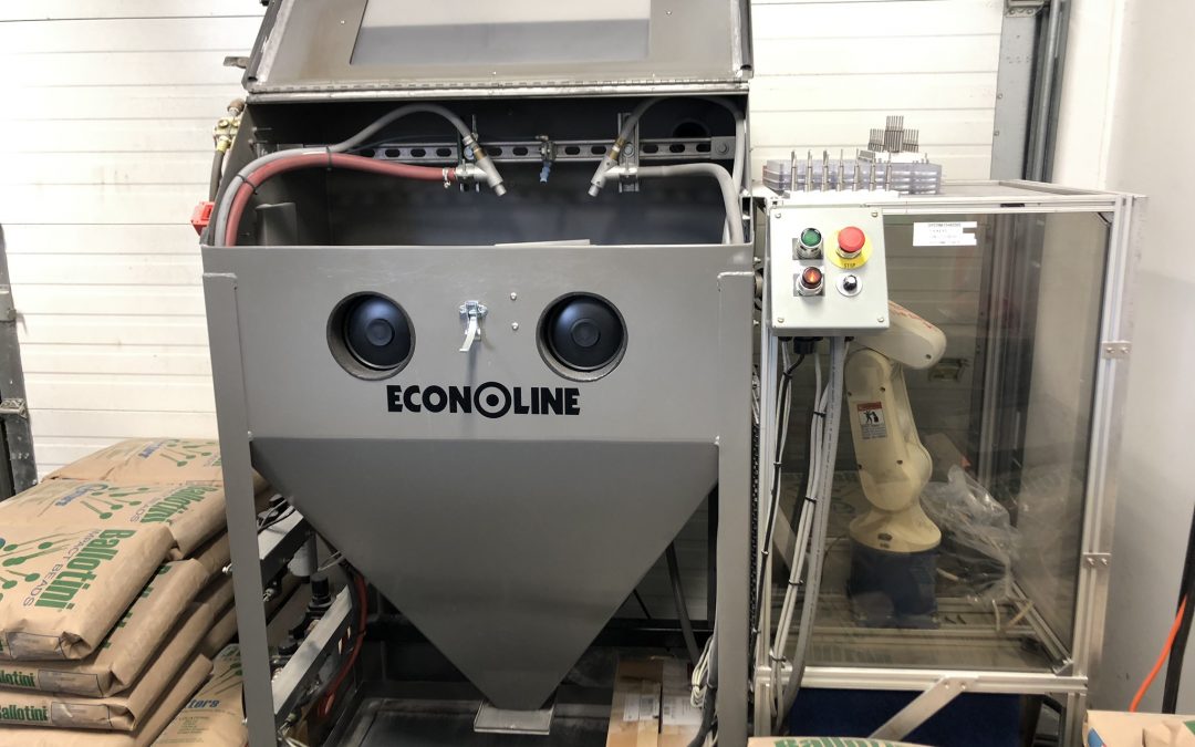 Econoline Siphon-Feed Abrasive Blast Cabinet